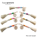 Porte-Clés Personnalisé avec médaillon en Bois Gravé : Le Cadeau Émotionnel avec Pompon et Perles Happy Gravure®