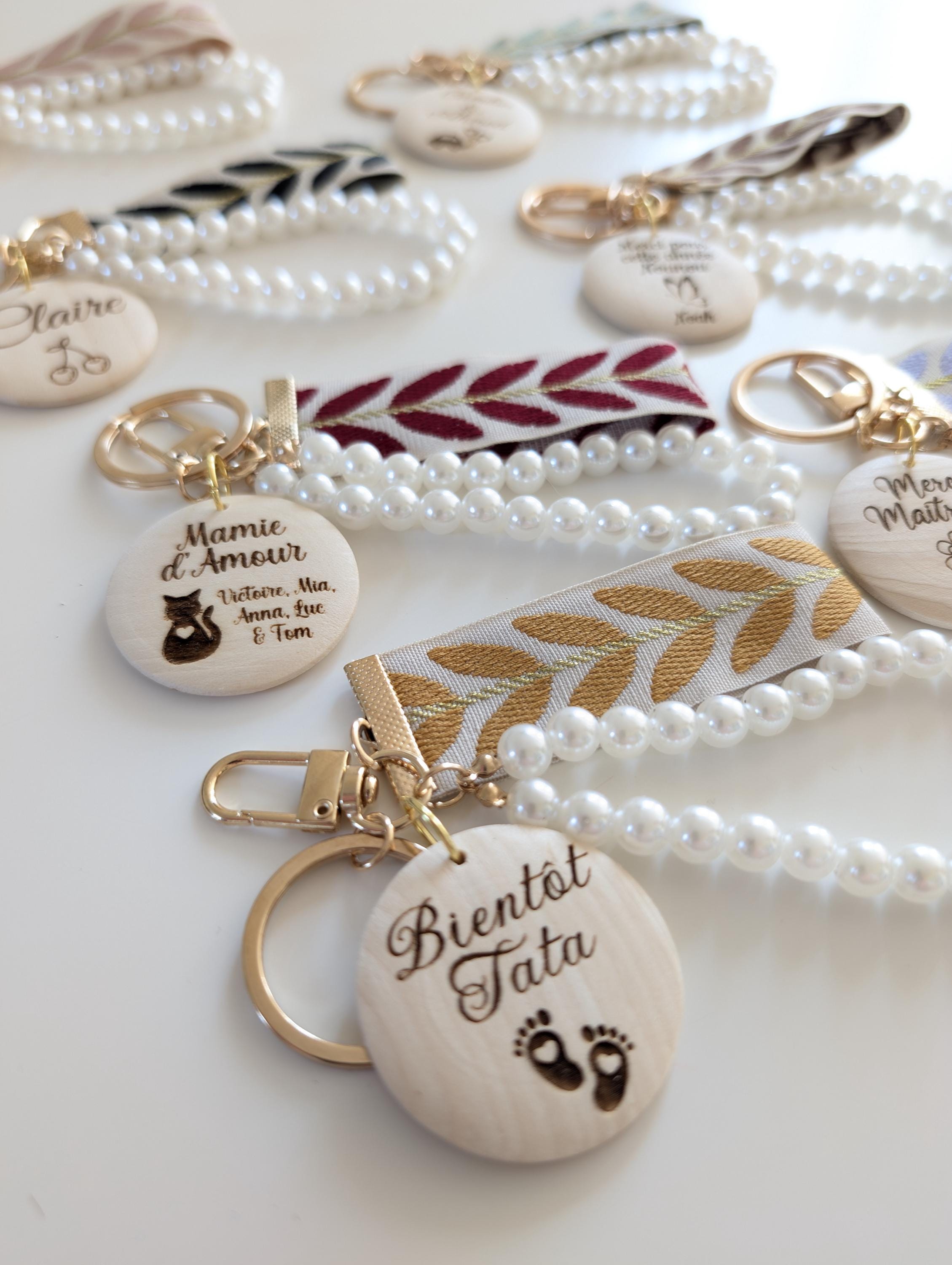 Porte clés lanière et perle avec médaillon personnalisé - Cadeau anniversaire, fête des mères, grands-mères, pères, grands-pères, maitresse Happy Gravure®