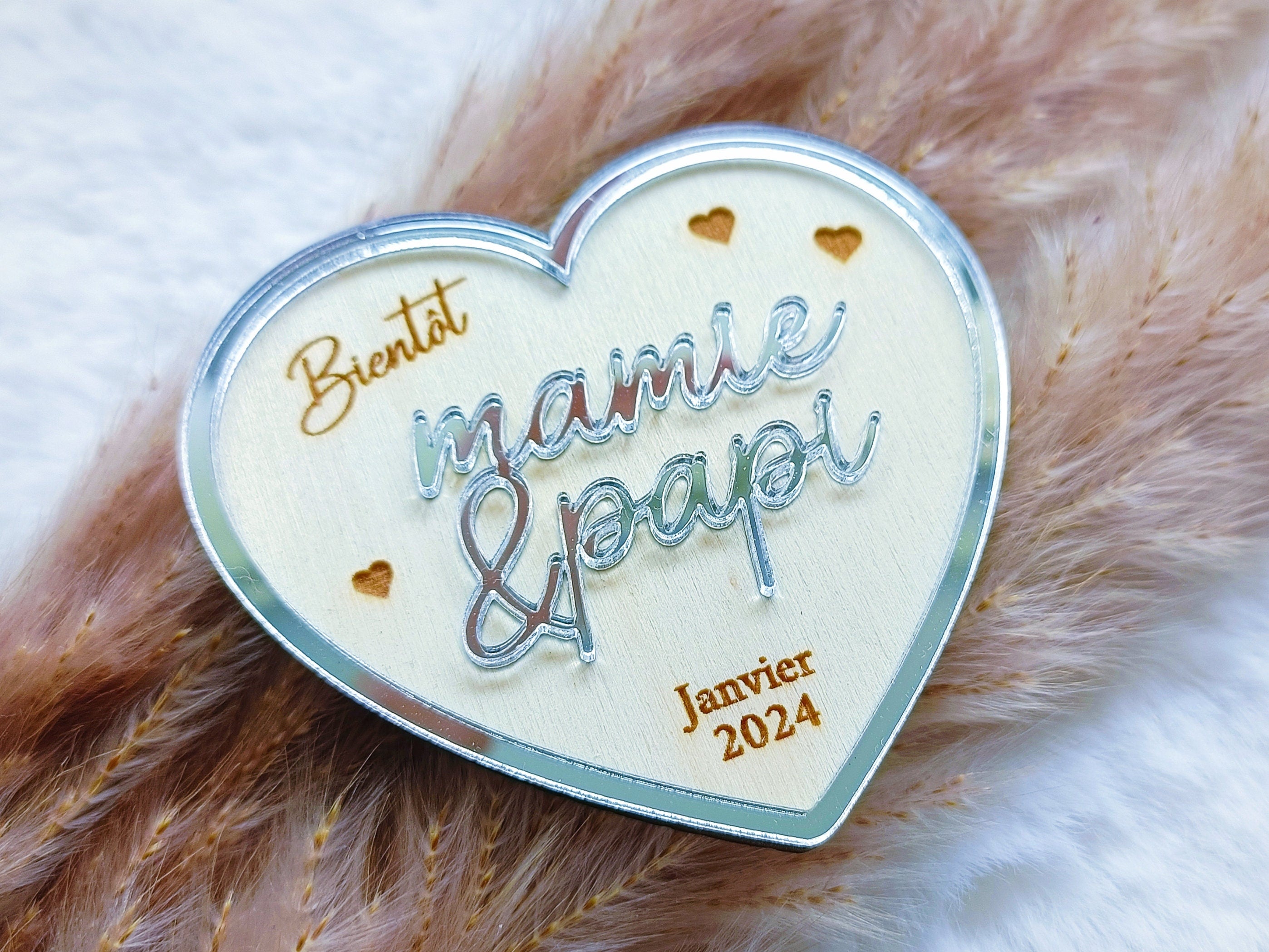 Magnet Annonce Grossesse personnalisé en bois, magnet coeur, Annonce papi, mamie, marraine, parrain Happy Gravure