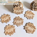 Magnet Bois Gravé Fête des Mères Mamie - Cadeau Noël Maman Original - Aimant Frigo Décoration Bois 6cm - Souvenir Personnalisé Artisanat Happy Gravure®
