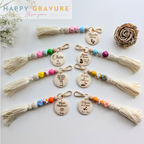 Porte-Clés Personnalisé avec médaillon en Bois Gravé : Le Cadeau Émotionnel avec Pompon et Perles Happy Gravure®