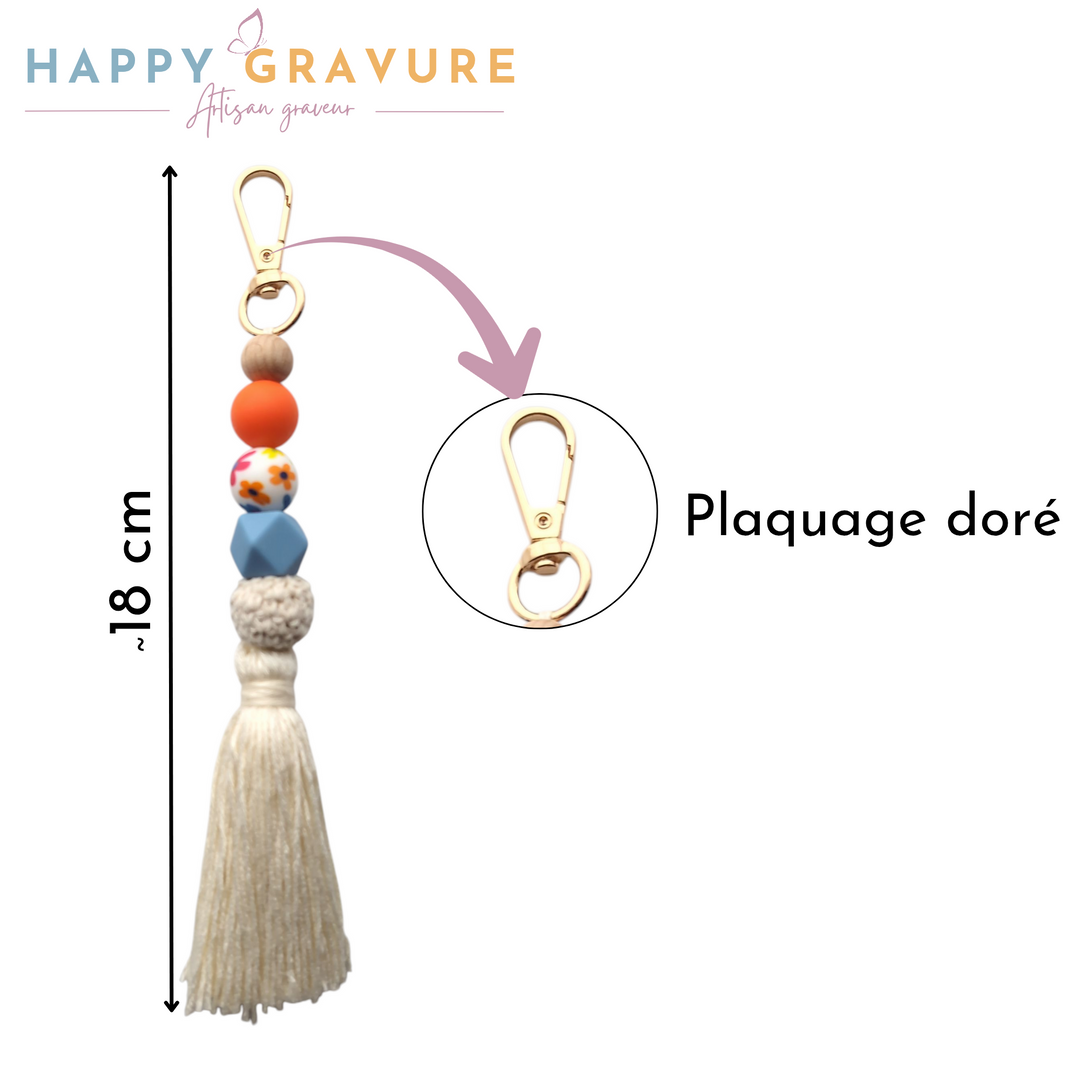 Porte-Clés Personnalisé avec médaillon en Bois Gravé : Le Cadeau Émotionnel avec Pompon et Perles